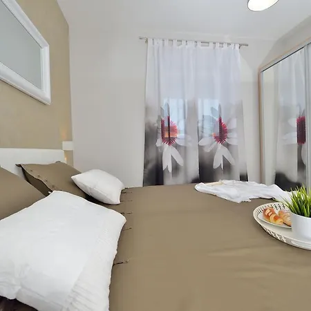 Luxury Marija Apartamento Sukošan